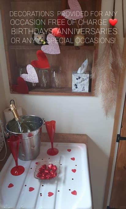 Anglesey New Modern Shepherds Hut With Spa Hot Tub Gwalchmai Bagian luar foto