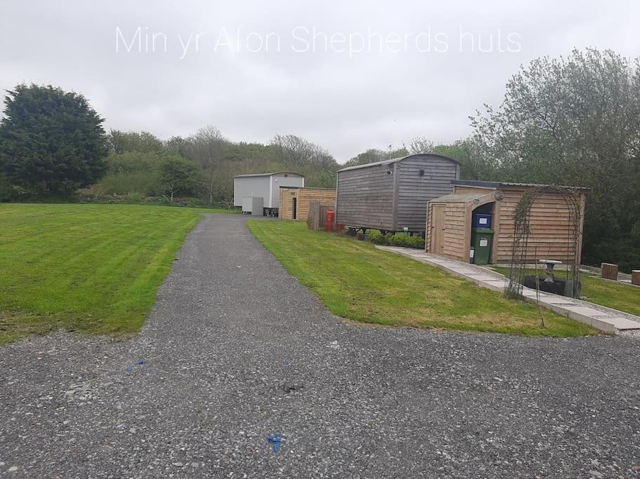 Anglesey New Modern Shepherds Hut With Spa Hot Tub Gwalchmai Bagian luar foto
